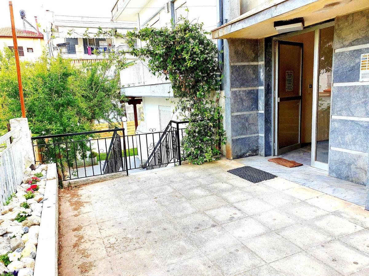 Cozy & Cool Apartment N1 30M From Sea Nea Kallikrateia Exterior photo